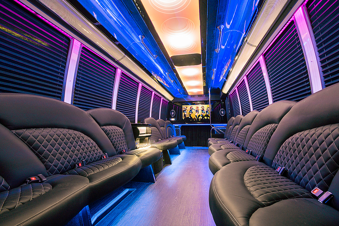 luxury limousine transportation service with limo buses and party  busesLuxury Limousine Service